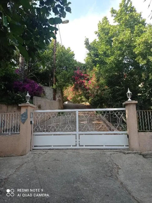 L’entrée de la propriété